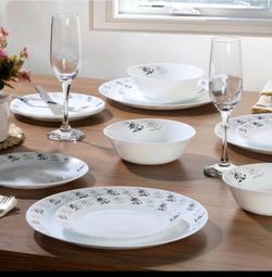 18-Piece Black Dinnerware Set – Service for 6