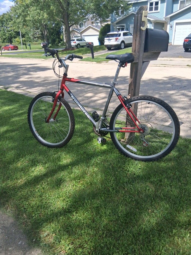 IRONHORSE BIKE AT - 20. 26"