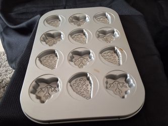 The Pampered Chef Autumn Baking pan