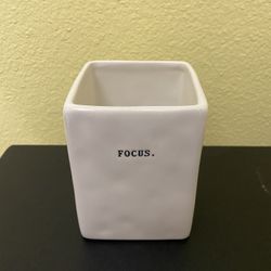 Rae Dunn FOCUS Pen And Pencil Holder