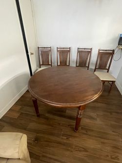 Round Wood Dining Table with 4 Chairs