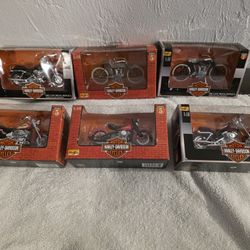 1/18 Scale Harley-Davidson Motorcycles