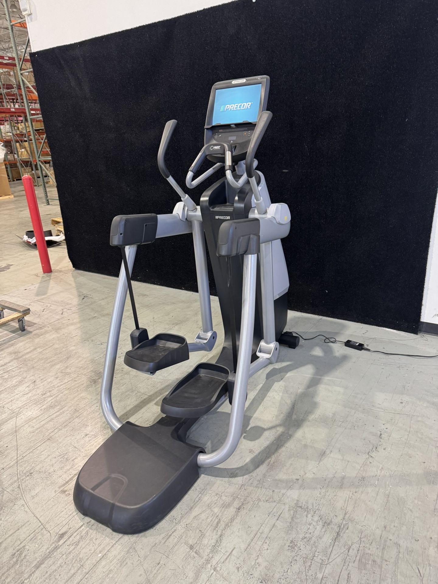 Commercial Precor AMT 783 w/P82 Console