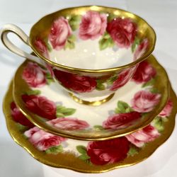 🌹Vintage Royal Albert Old English Rose Gold Teacup/Saucer/Dessert Plate 1950’s