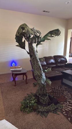 Halloween animatronic man eating plant