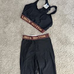 Womens Small 2 Pc Leggings And Sports Bra 