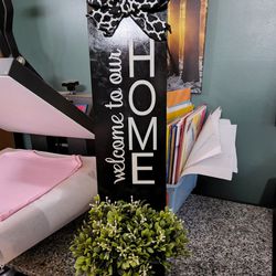 Custom Welcome Sign W/ Flower Pot * New*