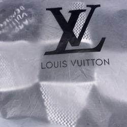 Lv hat