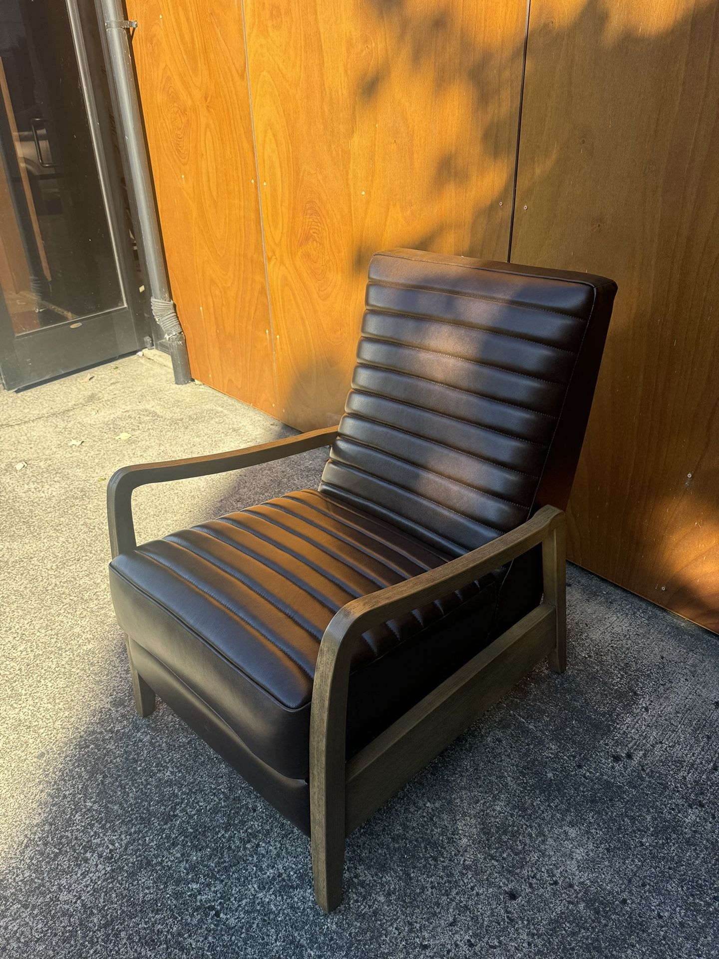 Henrik Leather Pushback Recliner