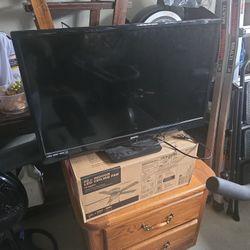 32" Sanyo TV 