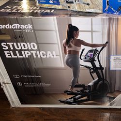  NordicTrack Studio Smart Elliptical