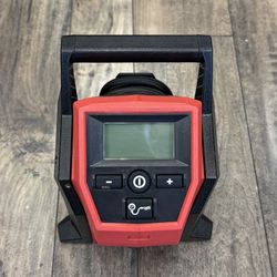 Milwaukee 2475-20 M12 Cordless Portable Inflator 