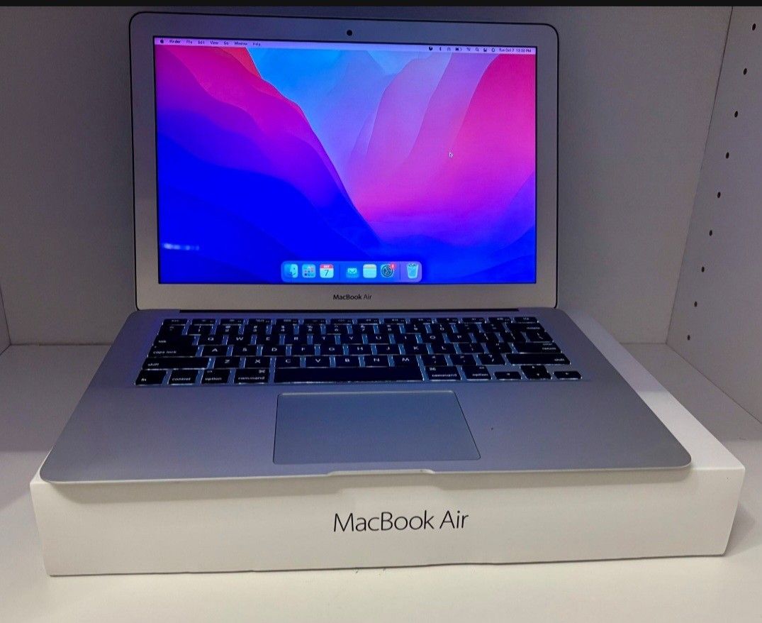 MacBook Air 13-inch (2017)