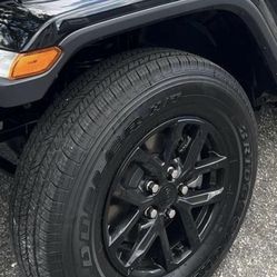 Brand New Jeep JL JLU Gladiador Wheels And Tires With TPMS Sensors 