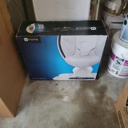 4Moms Mamaroo Baby Swing ( Multi Color Pattern)