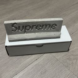 supreme 1:12 scale jersey barrier