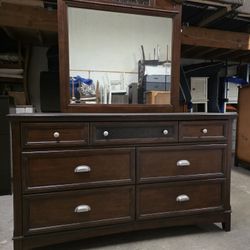 Modern Dark Walnut 7 Drawer Dresser with Mirror