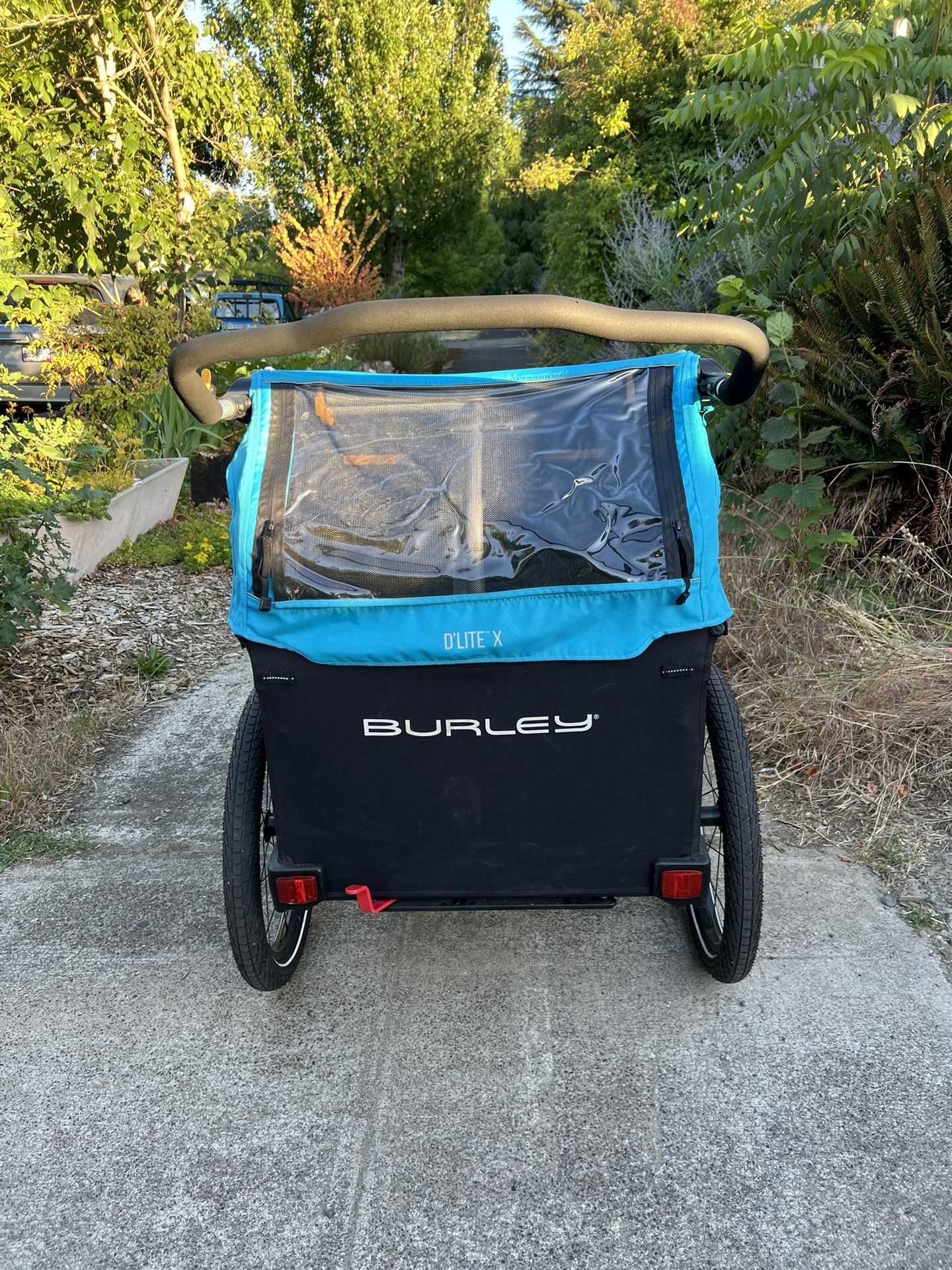 Double Burley D’ Lite With Running Attachment