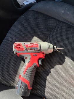 Milwaukee M12 Cordless Impact Driver