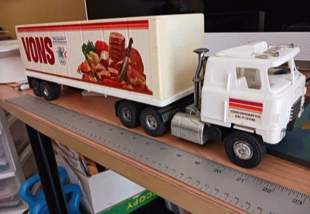 1984 Olympic Games Vons Semi Truck
