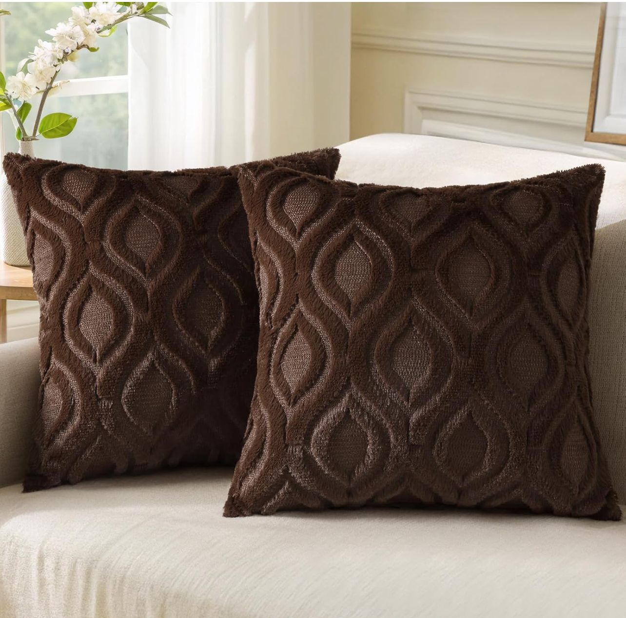 decorUhome Cozy Textured Throw Pillow Covers 20x20 Inch Set of 2, Soft Plush Faux Wool Dark Brown Accent Couch Pillow Covers for Modern Farmhouse Sofa