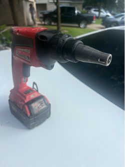 Milwaukee Cordless Screwgun with Battery