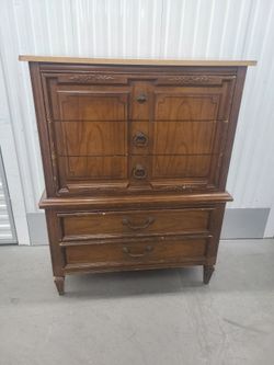 5 Drawer Standing Dresser