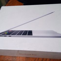 Apple MacBook Pro 13-inch, 2018, Four Thunderbolt 3 Ports, 2.7 GHz Quad-Core Intel Core i7, 16 GB 2133 MHz LPDDR3, TouchBar