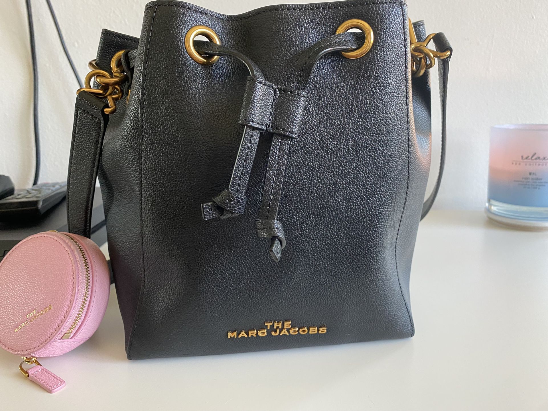 MARC JACOBS BUCKET BAG WITH PINK COIN PURSE