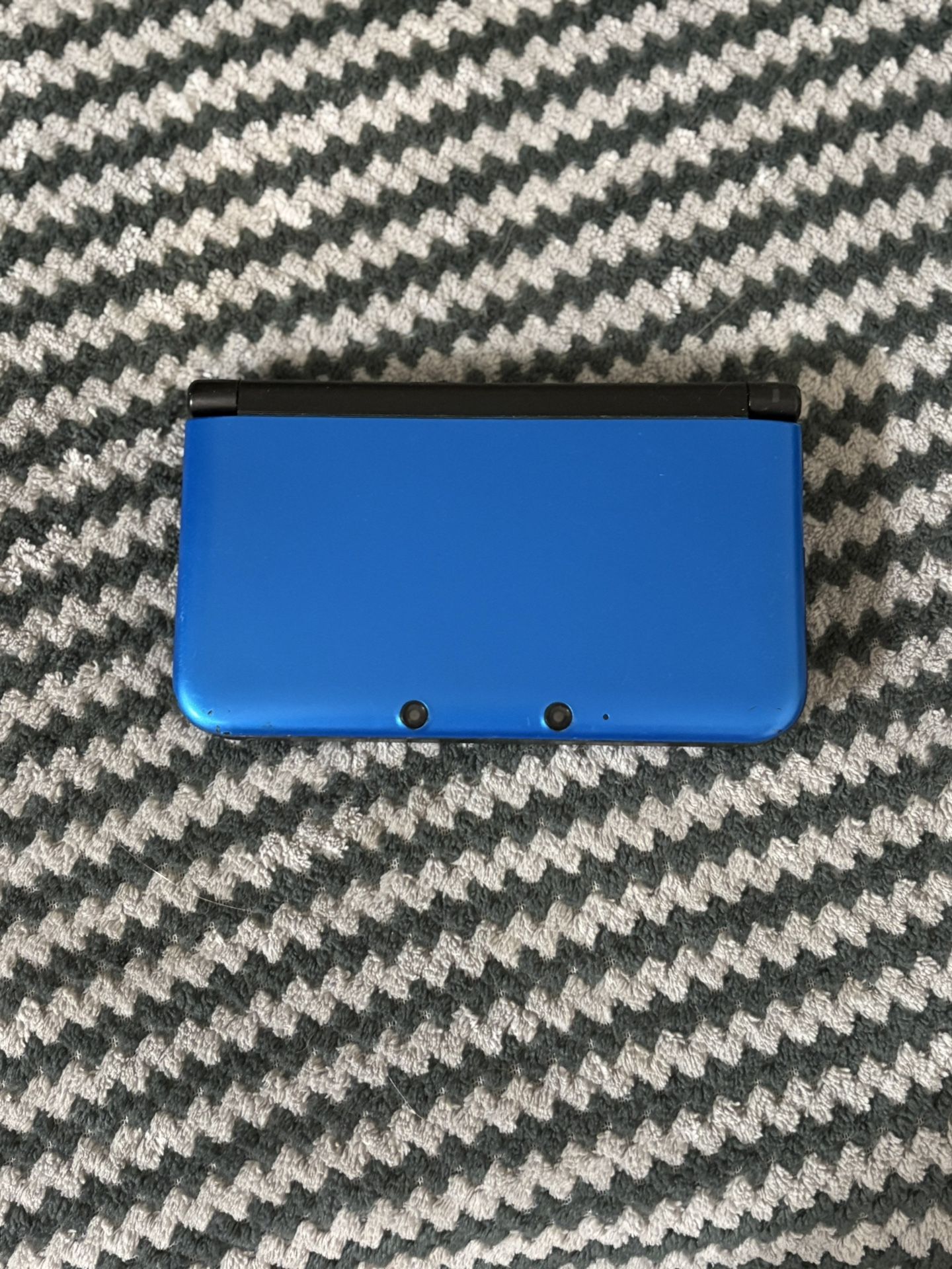 Blue Nintendo 3DS XL (No charger)