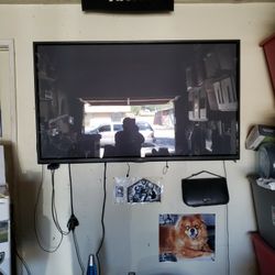 Lg Smart T.v  (  60  )  Inch 