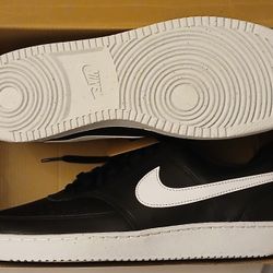 Nike.   New