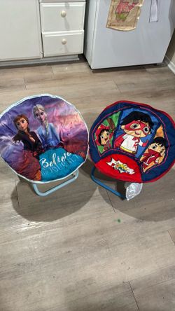 Ryan's World & Frozen 19"- inch Polyester Toddler Armless Saucer Chair, Includes One Piece