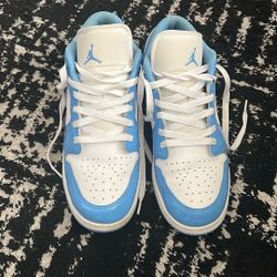 Worn Once - Boys Jordans Size 7