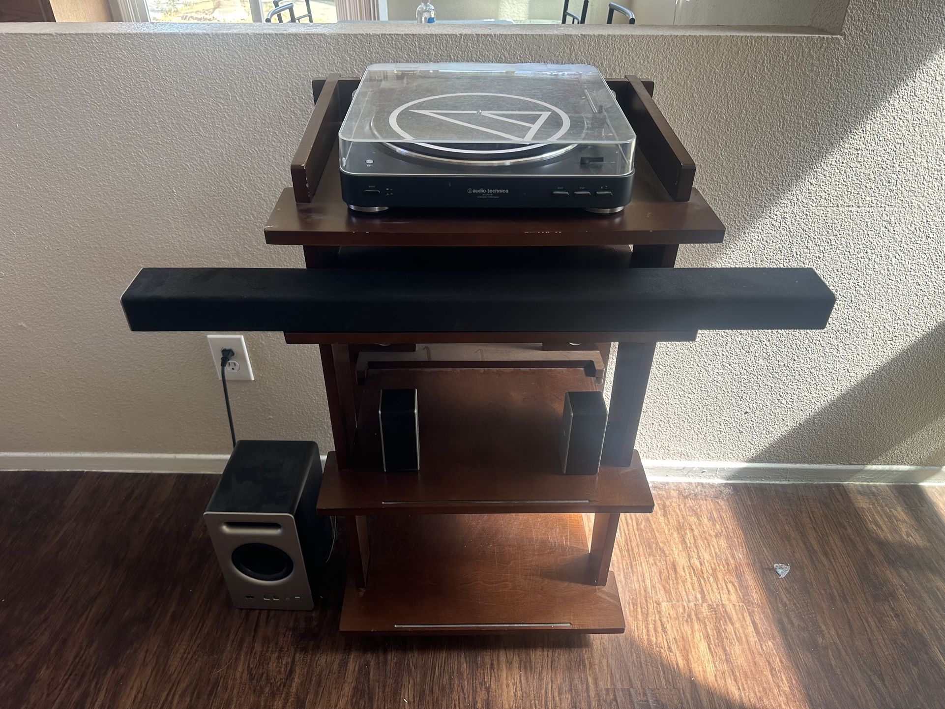 Crosley Furniture Soho Turntable Stand, Mahogany