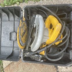Dewalt Corded Circular Saw With Case & Blades