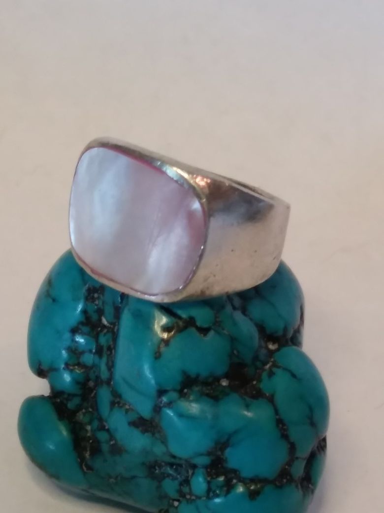 Sterling silver size 7+1/4 mother of pearl ring