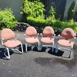 Vintage Steelcase Parade Chairs - Set of 4 (Retro 1970s)