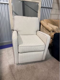 Geometric Pattern Manual Recliner Chair