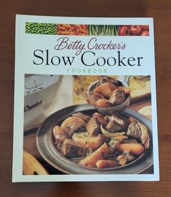 Betty Crocker Slow Cooker Cookbook