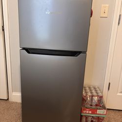 Fridgemaster mini Fridge 