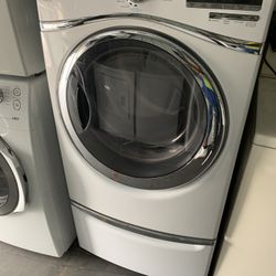 Whirlpool duet Electric dryer on pedestal