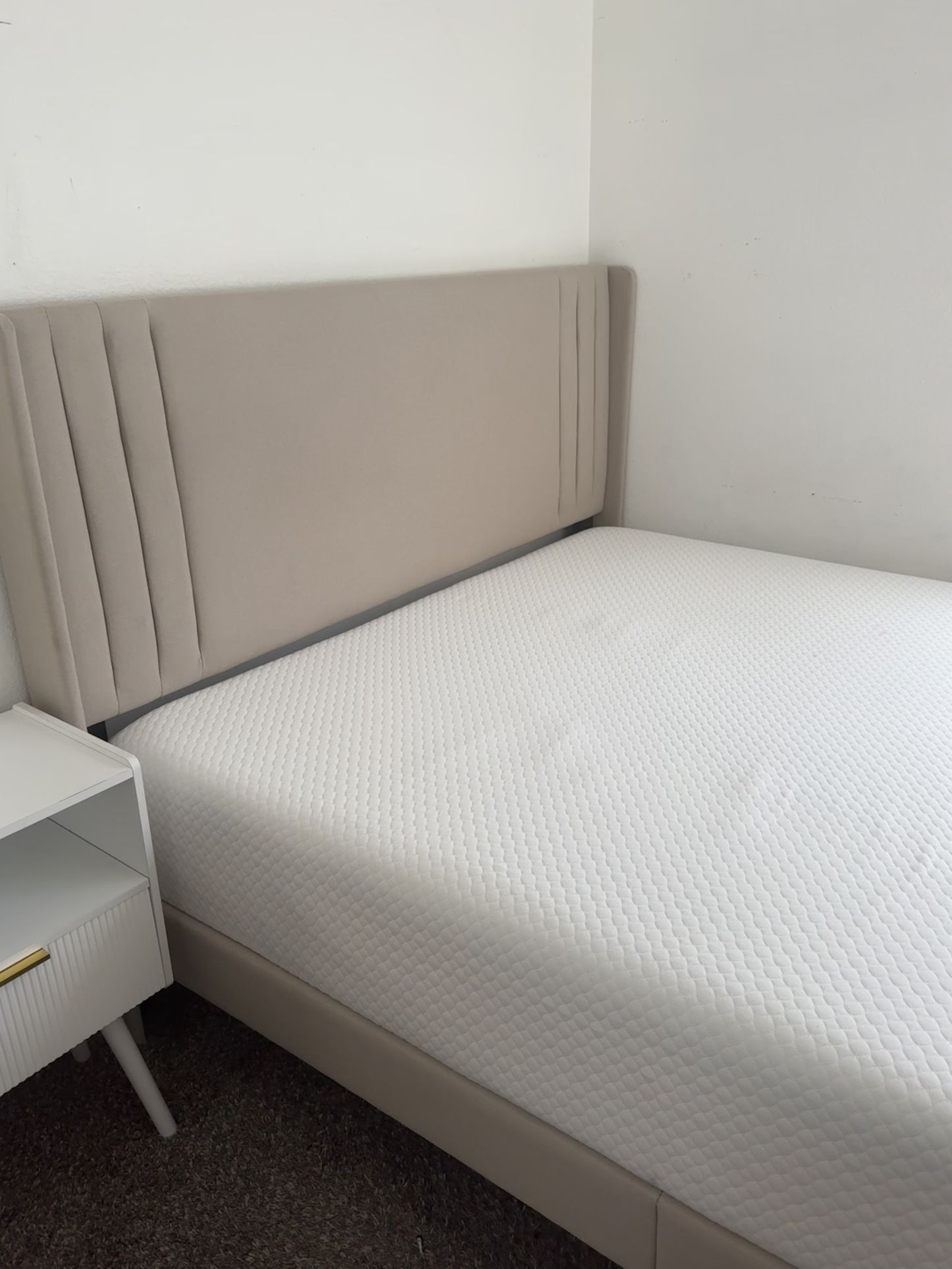 Queen Size Bedroom Set