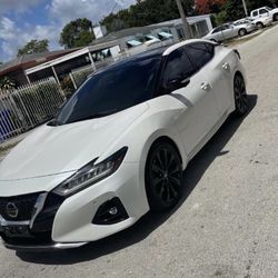 2019 Nissan Maxima SR