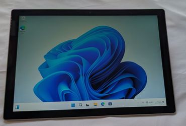 Very Nice MICROSOFT SURFACE PRO 7 WINDOWS 11 TABLET i5 Processor 8GB RAM