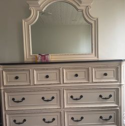 Mirror and Dresser (Must pick up!) Best offer