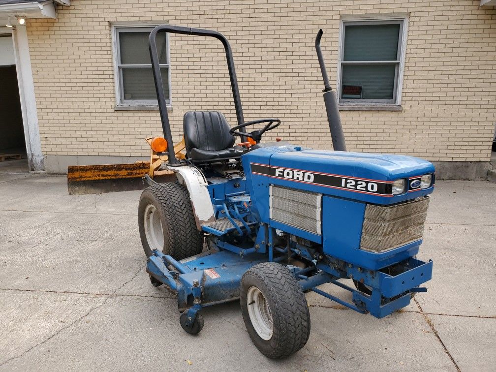 Ford 1220 Model UC4137 Diesel tractor