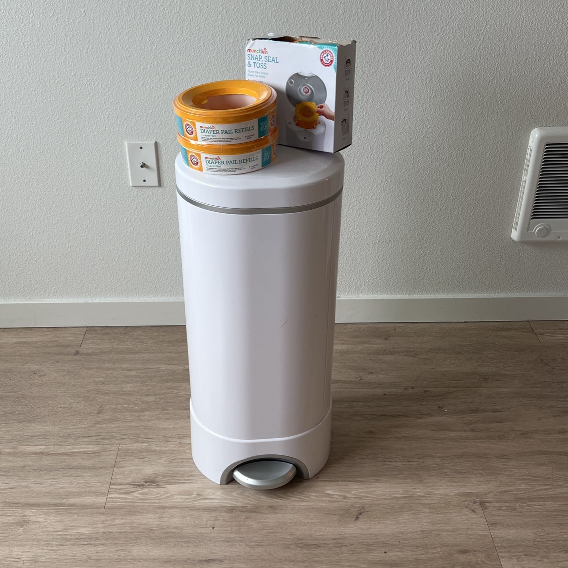 Munchkin Diaper Trash Can