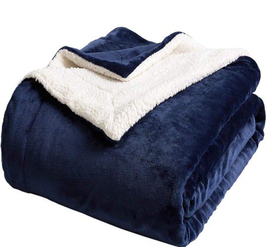 HomeSmart Products Sherpa Fleece Blanket 48" x 60" Navy/White