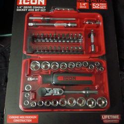 52 piece socket and bit set